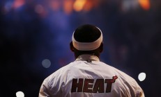 九游游戏-独行侠险胜马刺，戈贝尔在季后赛抢七接管比赛