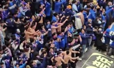 九游APP-比赛中球员们的精彩表现引发观众狂热