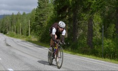 9you娱乐-绝境中的橙色悲歌，基耶萨末节闪光，多特蒙德奇迹逆转荷兰