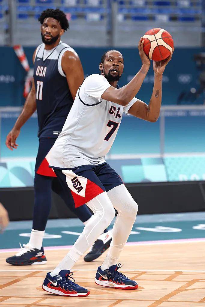 美国篮球传奇巨星受邀出席重要赛事的简单介绍 美国篮球传奇巨星受邀出席重要赛事的简单介绍
