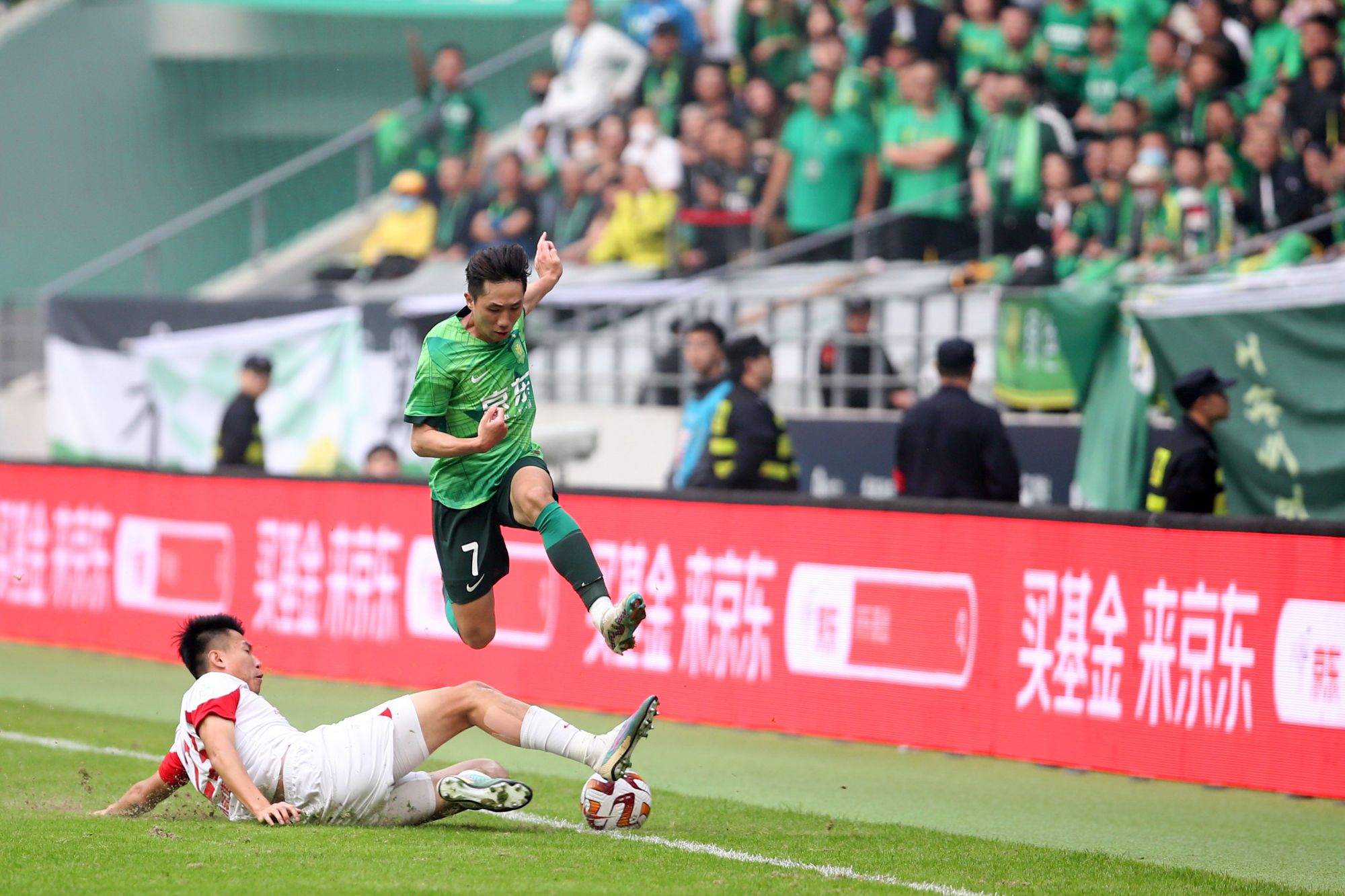 包含重庆斯威主场击败北京国安,豪取三分的词条 包含重庆斯威主场击败北京国安,豪取三分的词条