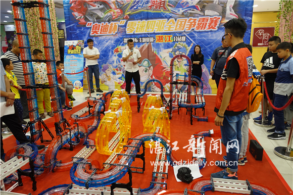 红蓝旋风横扫风云，英豪决斗再掀巅峰浪潮的简单介绍