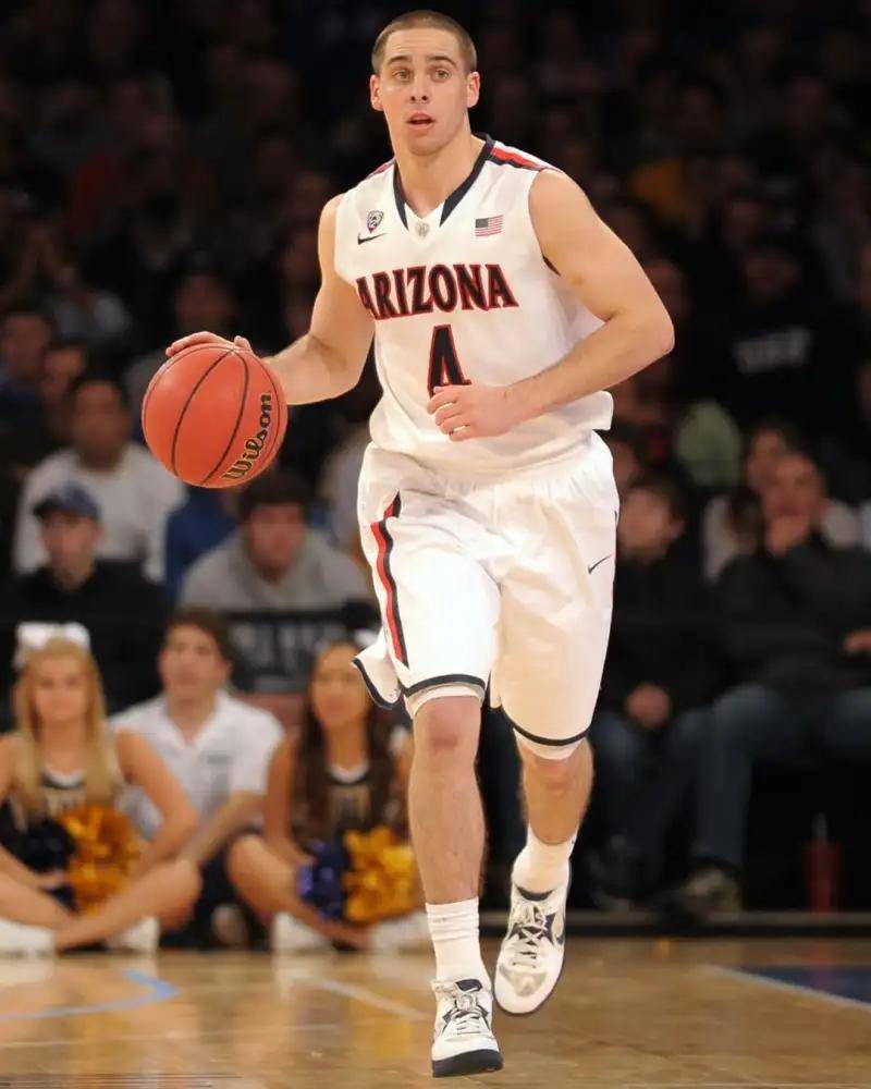 雷霆队年轻球员在场上勇敢亮相，获得肯定的简单介绍