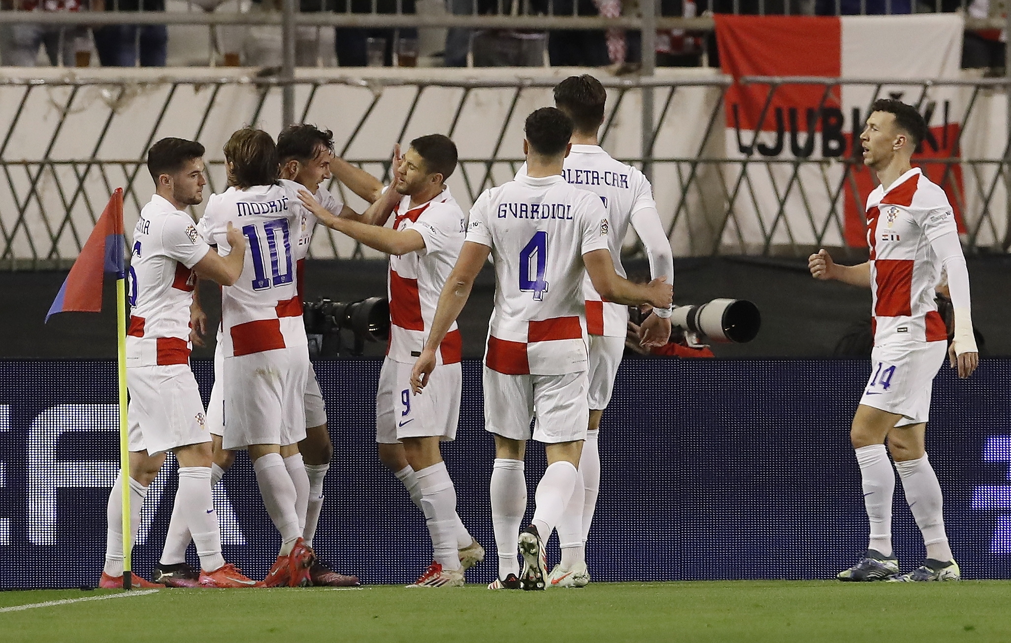 包含法国再战克罗地亚,双方将争夺欧锦赛四强的词条 包含法国再战克罗地亚,双方将争夺欧锦赛四强的词条