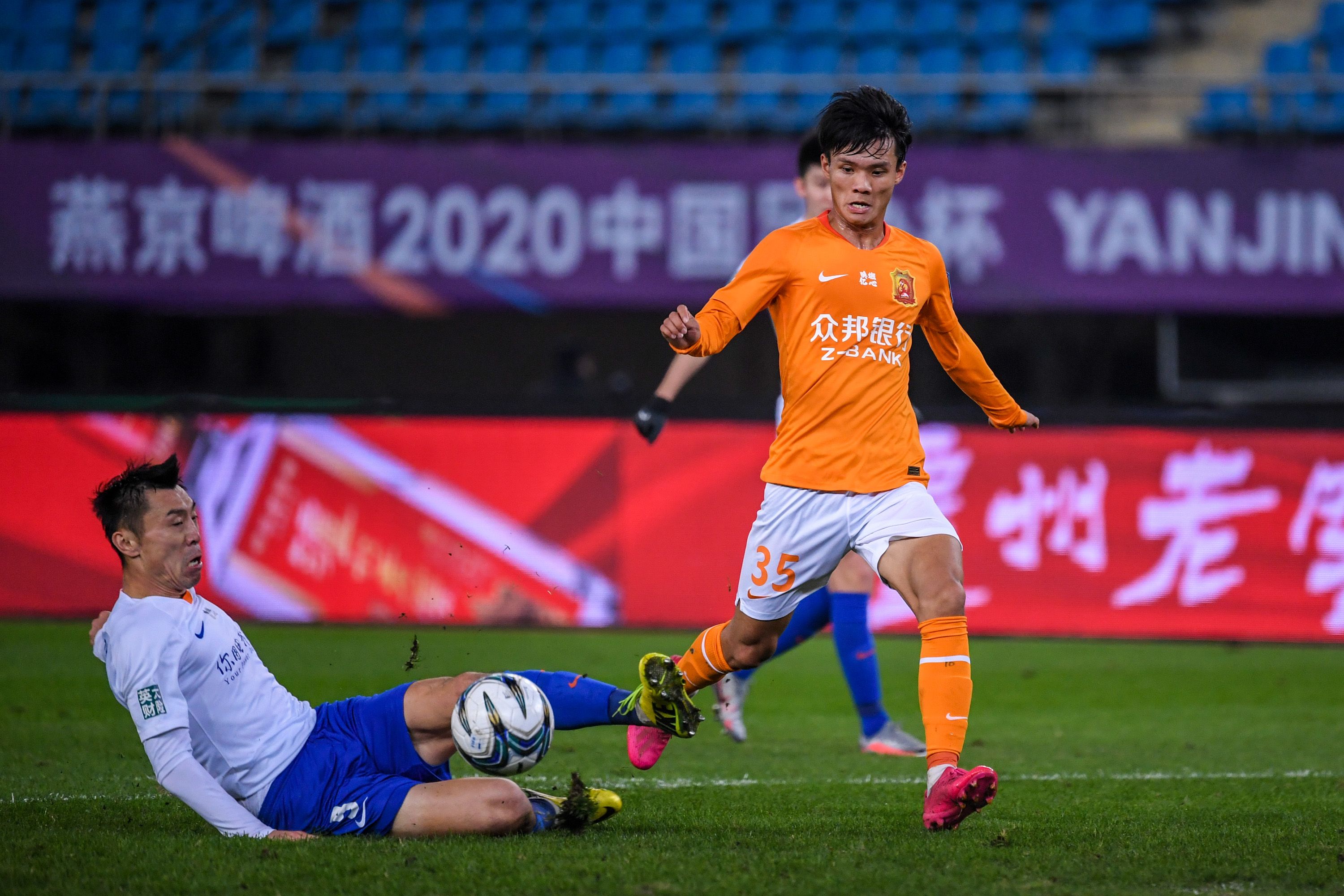 武汉卓尔在主场战平山东鲁能，积分榜排名稳定的简单介绍