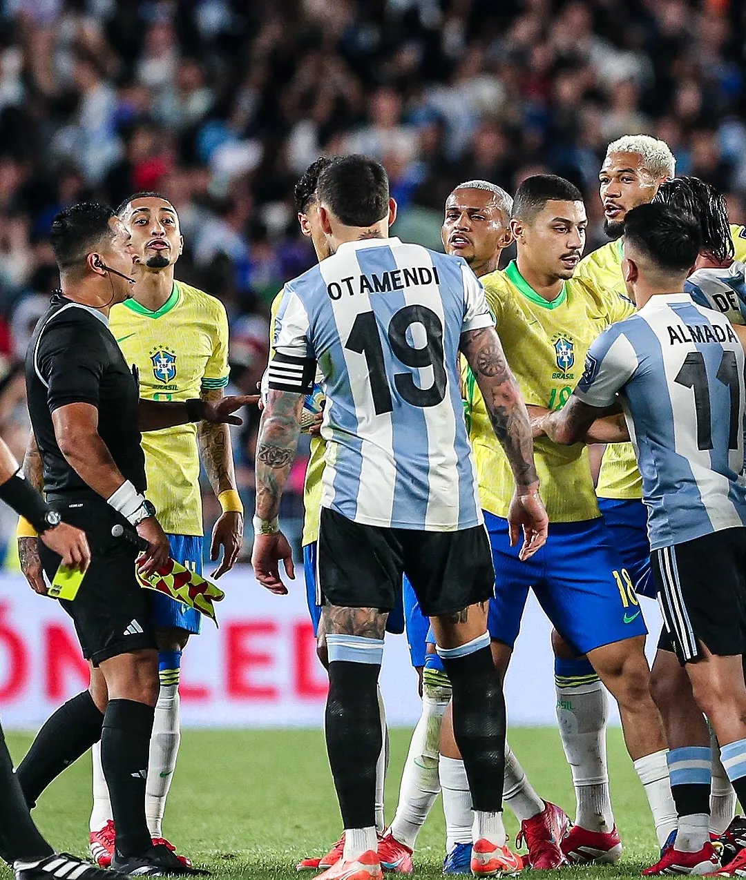 包含巴西男篮逆转土耳其男篮，西蒙斯制霸全场的词条