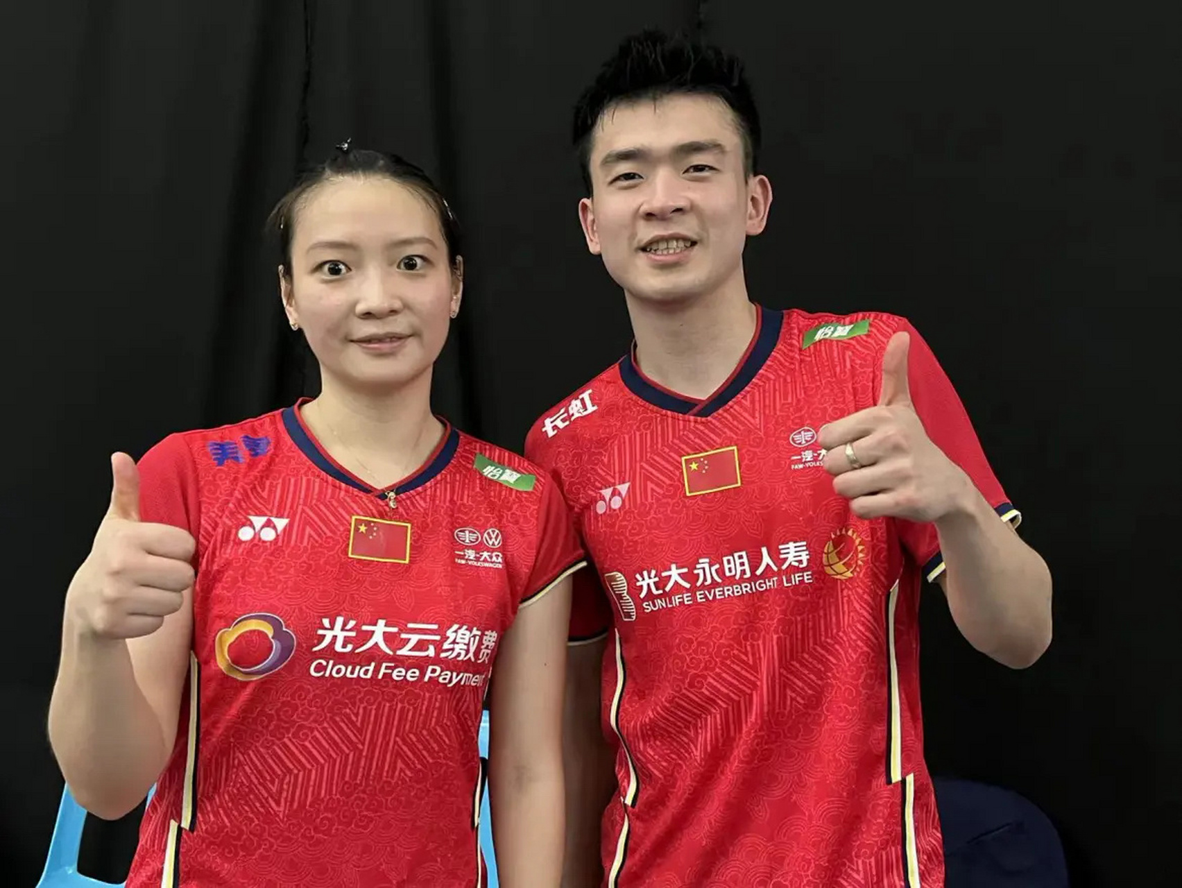 印尼队碾压丹麦队，黄鸭组合点燃赛场