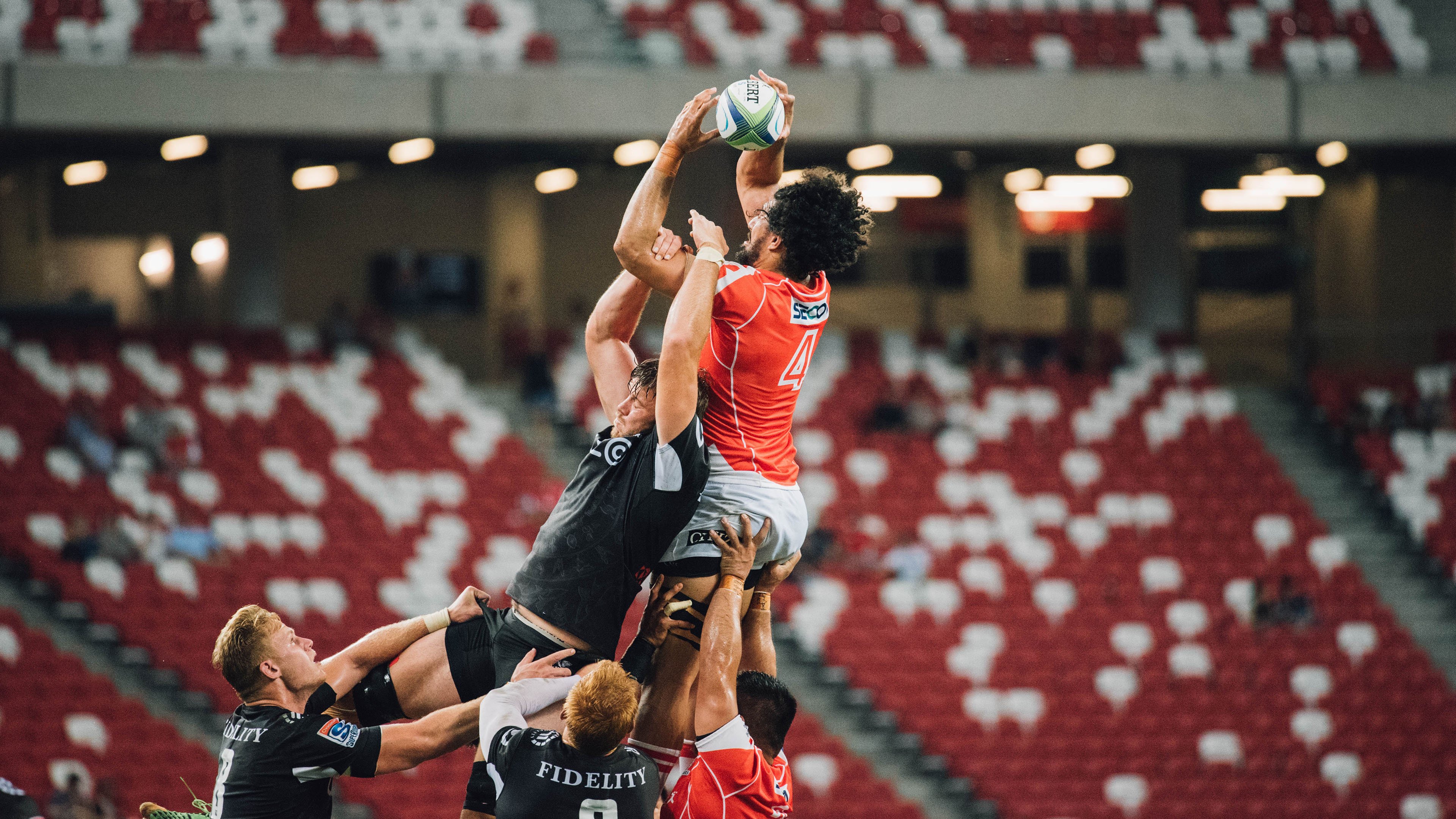 赛道与球场，当F1争冠焦点战遇上猛龙黄蜂巅峰对决