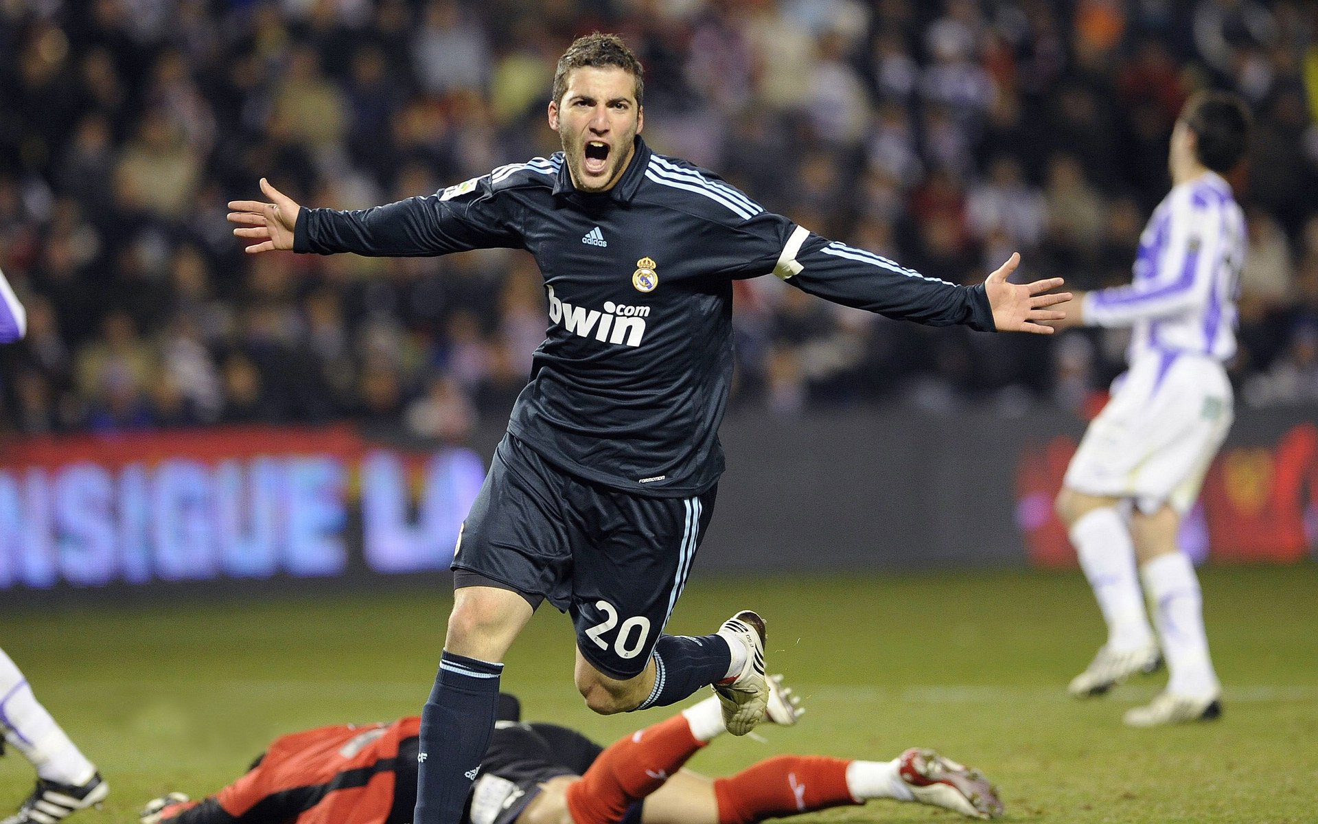 世界排名争夺战之夜，萨内在焦点战中证明自己